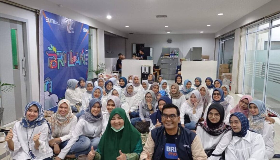 Nevi Zuairina Serahkan Simbolis TJSL Untuk Keltan Saiyo Sepakat Baso, Masjid Takbir Bela Negara dan Masjid Mujahidin
