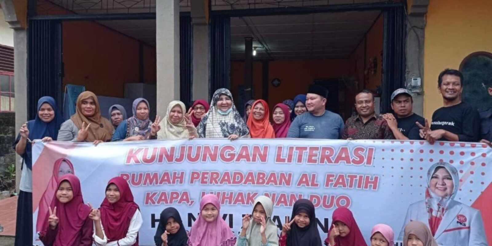 Nevi Zuairina Lakukan Kunjungan Literasi ke Rumah Peradaban Al Fatih Pasaman Barat