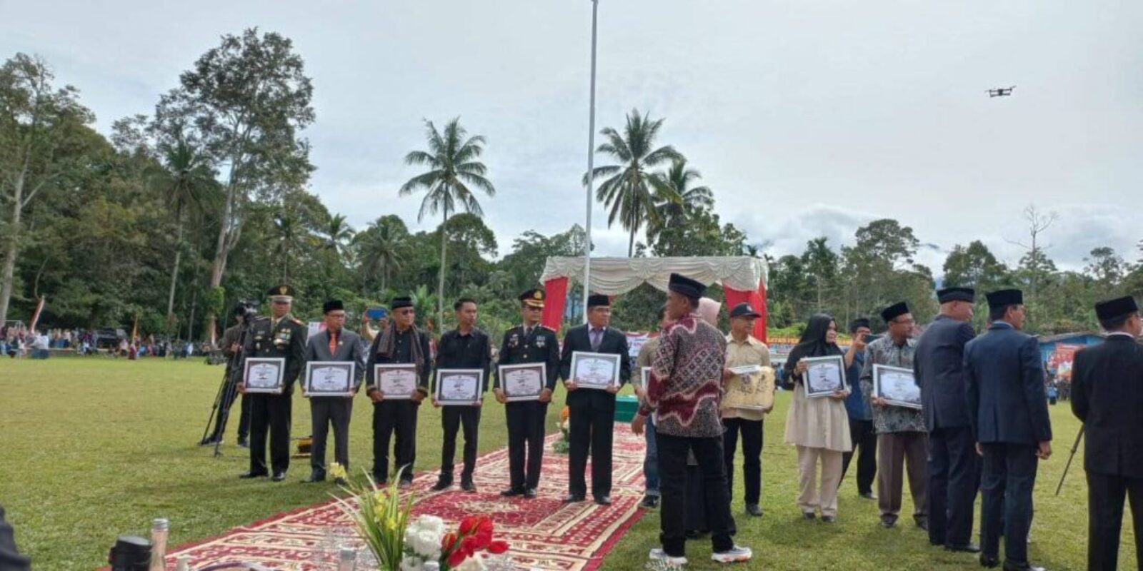 Peduli Pembangunan Segala Bidang di Nagari Situjuh Batua, Nevi Zuairina Dapat Penghargaan
