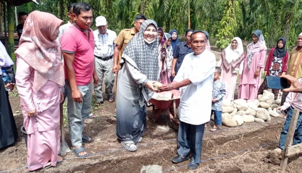 Peletakan Batu Pertama Pembangunan Masjid, Kehadiran Hj. Nevi Zuairina Sangat Dinantikan