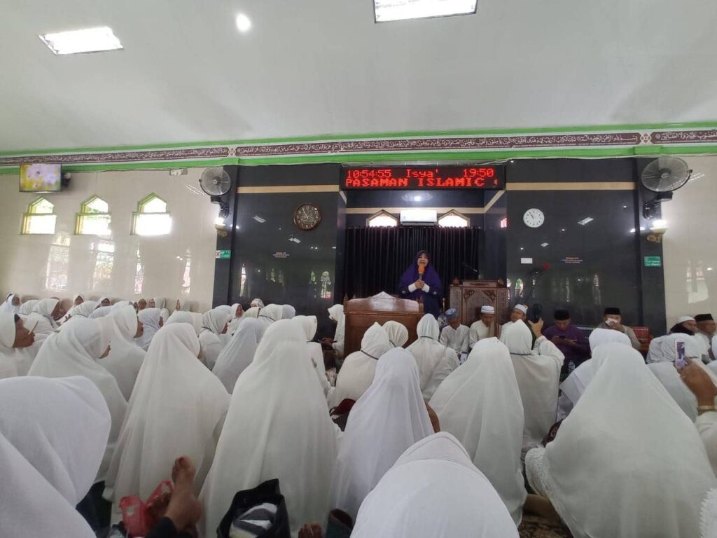 Bersama Tokoh Masyarakat Pasaman, Nevi Zuairina Lakukan Wirid Yasin Bulanan Dan Sampaikan Peran Wanita Indonesia
