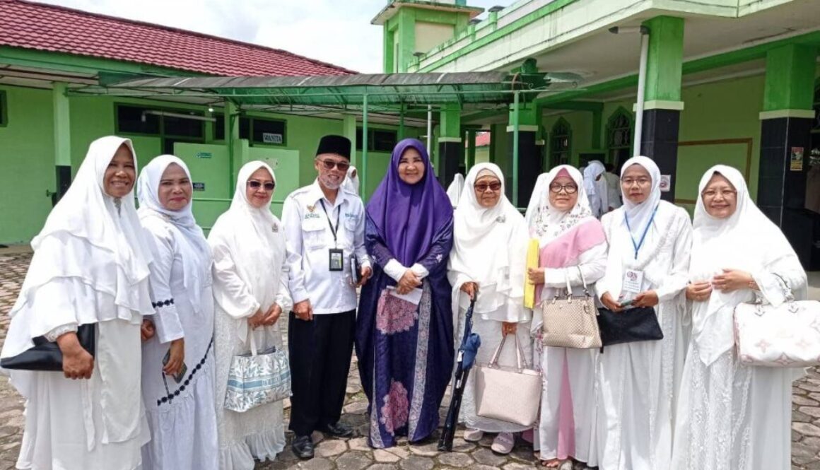 Bersama Tokoh Masyarakat Pasaman, Nevi Zuairina Lakukan Wirid Yasin Bulanan Dan Sampaikan Peran Wanita Indonesia