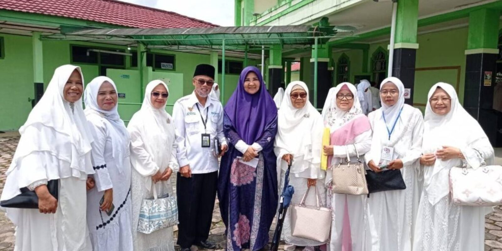Bersama Tokoh Masyarakat Pasaman, Nevi Zuairina Lakukan Wirid Yasin Bulanan Dan Sampaikan Peran Wanita Indonesia