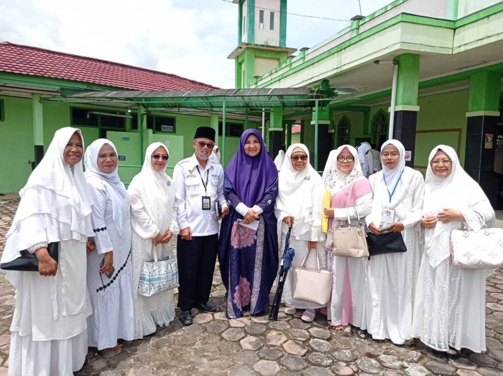 Bersama Tokoh Masyarakat Pasaman, Nevi Zuairina Lakukan Wirid Yasin Bulanan Dan Sampaikan Peran Wanita Indonesia