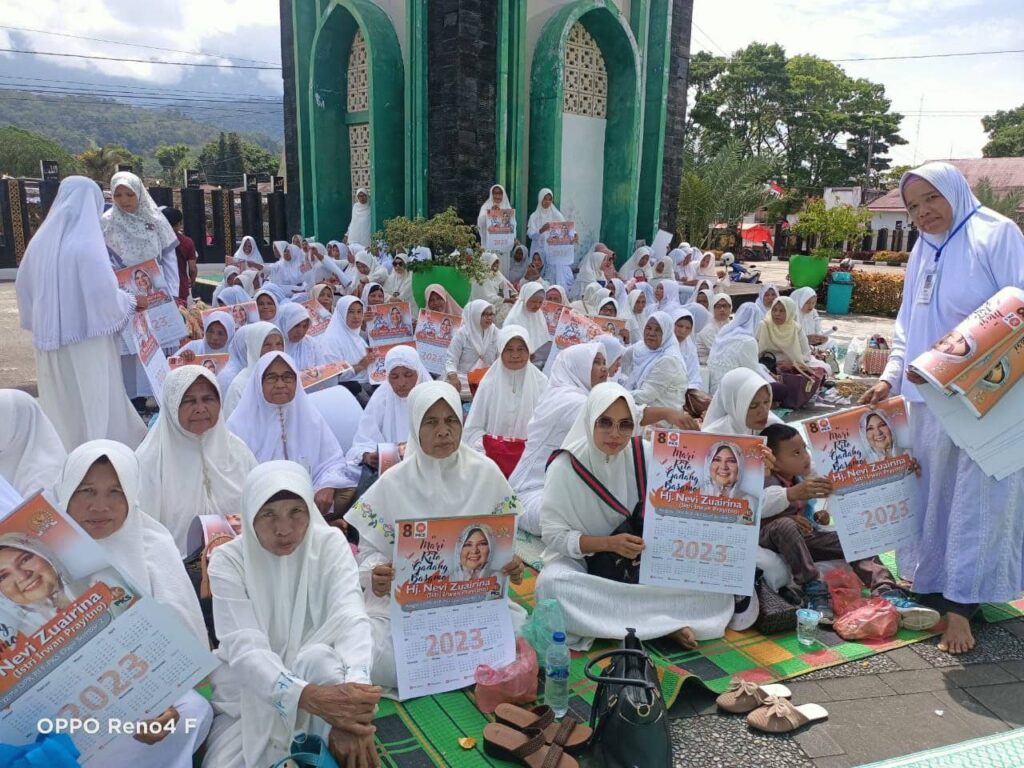 Bersama Tokoh Masyarakat Pasaman, Nevi Zuairina Lakukan Wirid Yasin Bulanan Dan Sampaikan Peran Wanita Indonesia