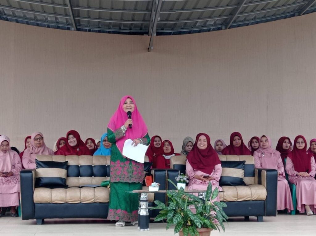 Merayakan Isra’ Mi’raj Di SMK 1 Kota Payakumbuh, Hj. Nevi Zuairina Sampaikan Oleh-Oleh Terindah yang Dibawa Nabi