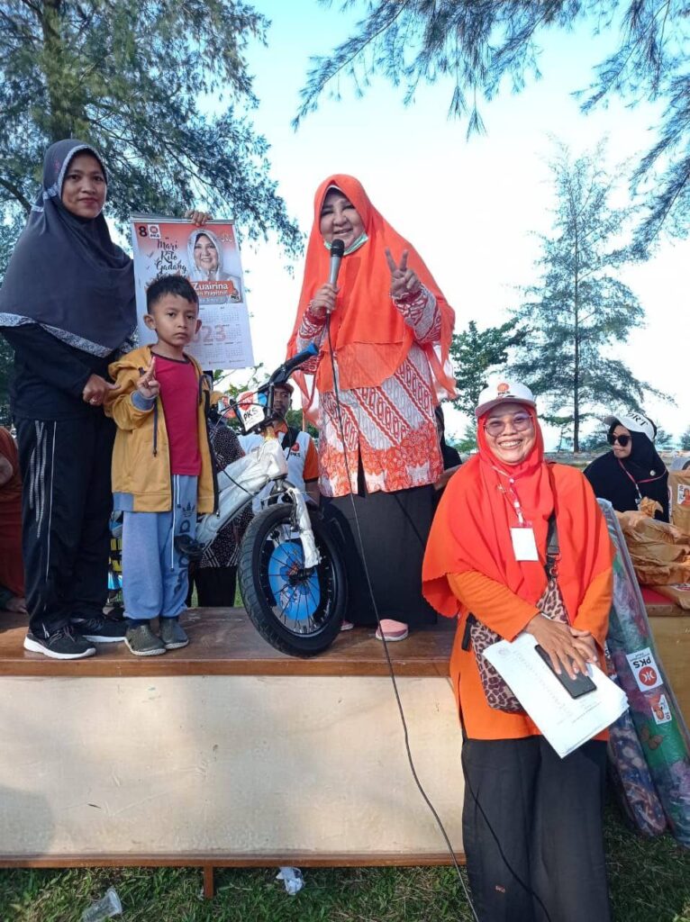 Senam Sehat Bersama Wakil Rakyat, Nevi Zuairina Sebar Puluhan Doorprize