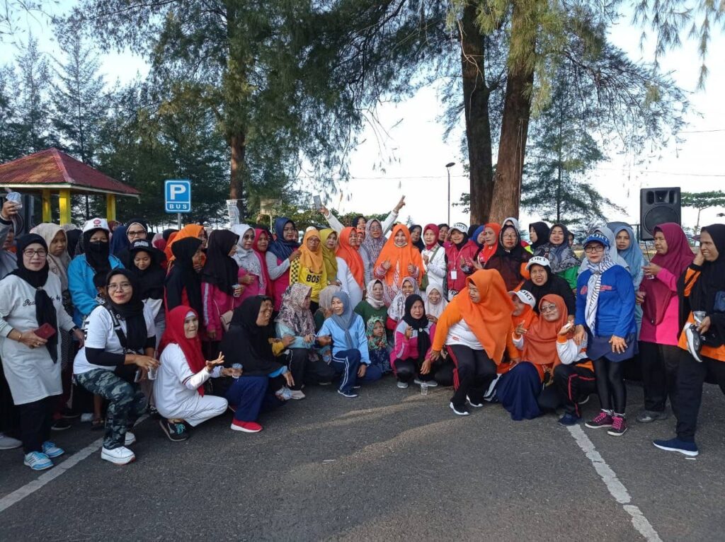 Senam Sehat Bersama Wakil Rakyat, Nevi Zuairina Sebar Puluhan Doorprize