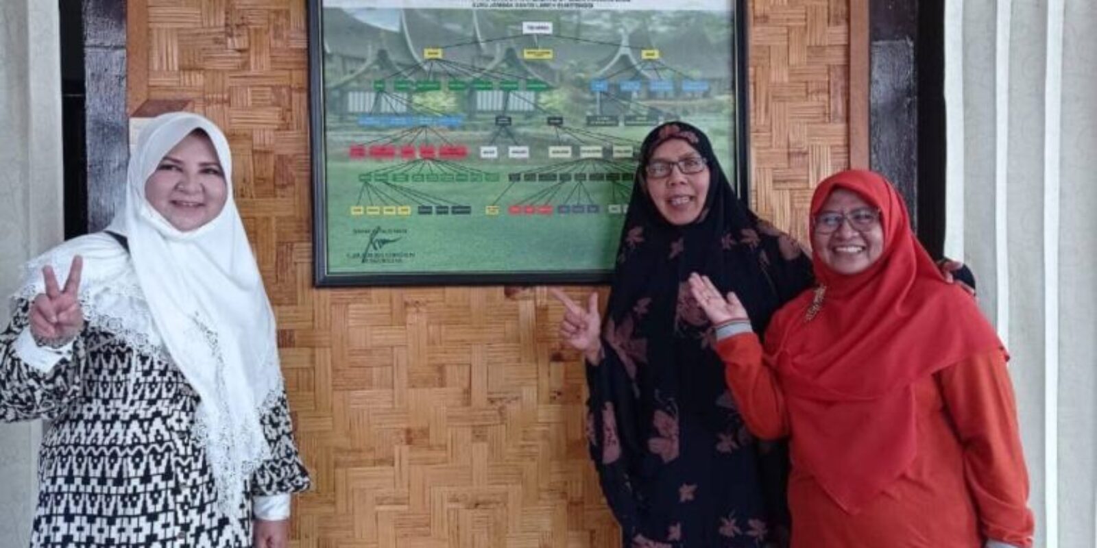 Silaturahmi Tokoh Perempuan di Bukit Tinggi, Nevi Zuairina, Sampaikan Pentingnya Peran Perempuan Membangun Negara