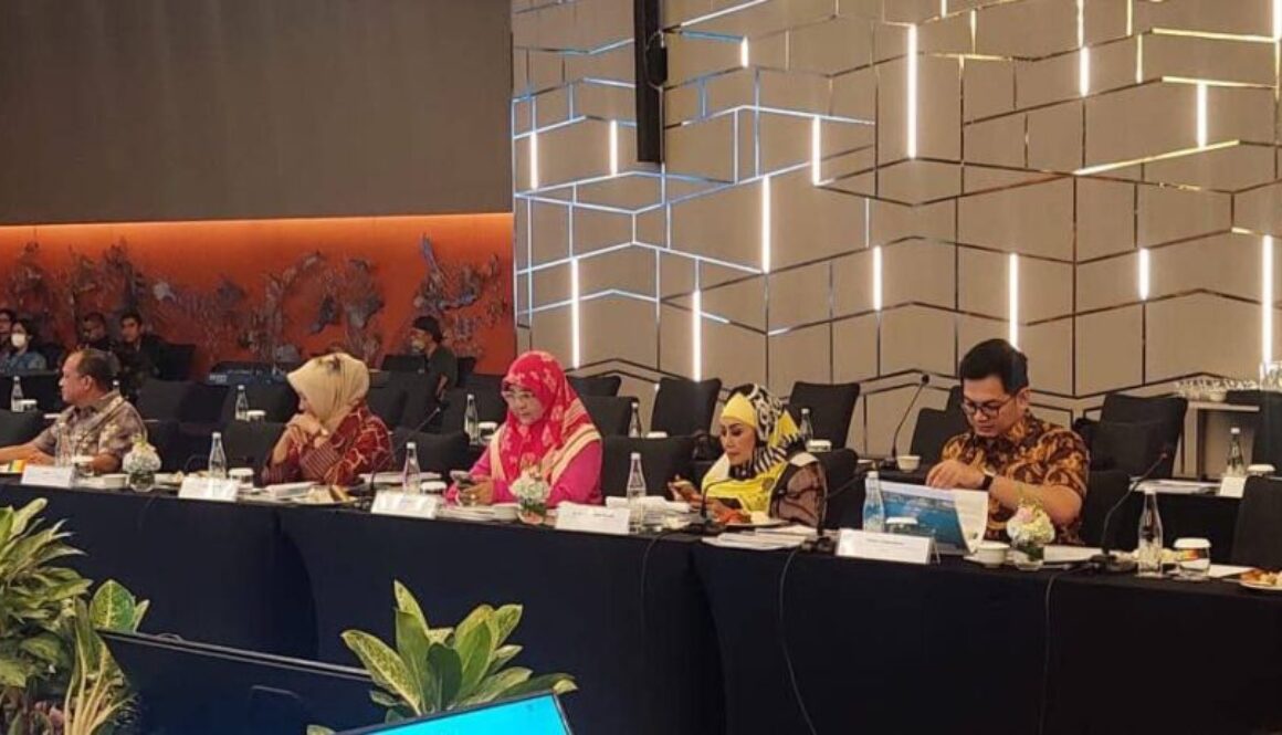Beroperasinya Tol Cisumdawu, Hj. Nevi Zuairina Tekankan Peran UMKM Mengisi Layanan Publik Pada Rest Area