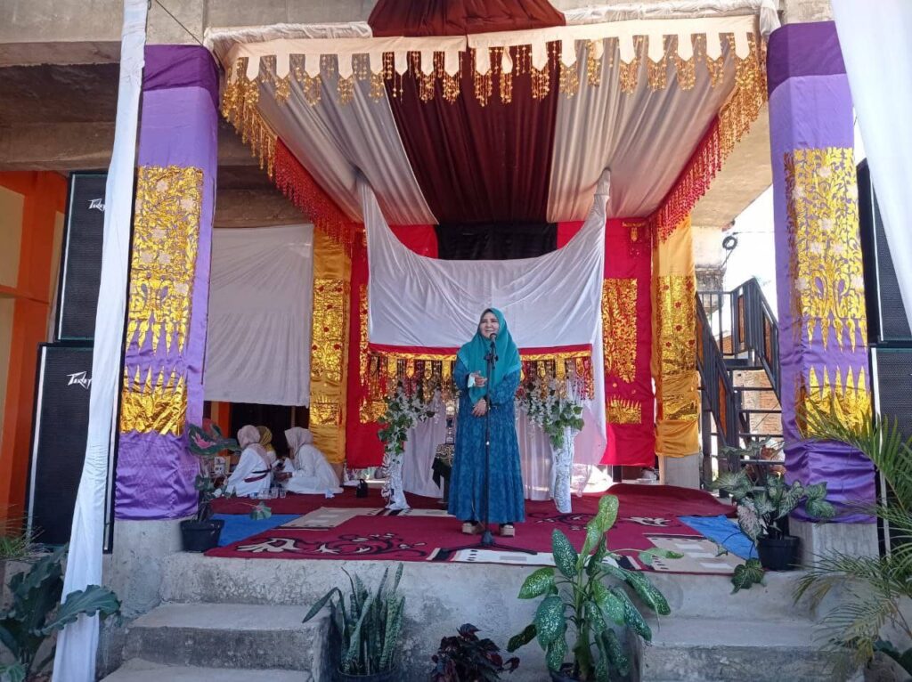 Menghadiri Khatam Al-Qur'an dan Wisuda Iqra', Nevi Zuairina Sampaikan Baca Quran Sepanjang Hayat Agar Dapat Syafa’at