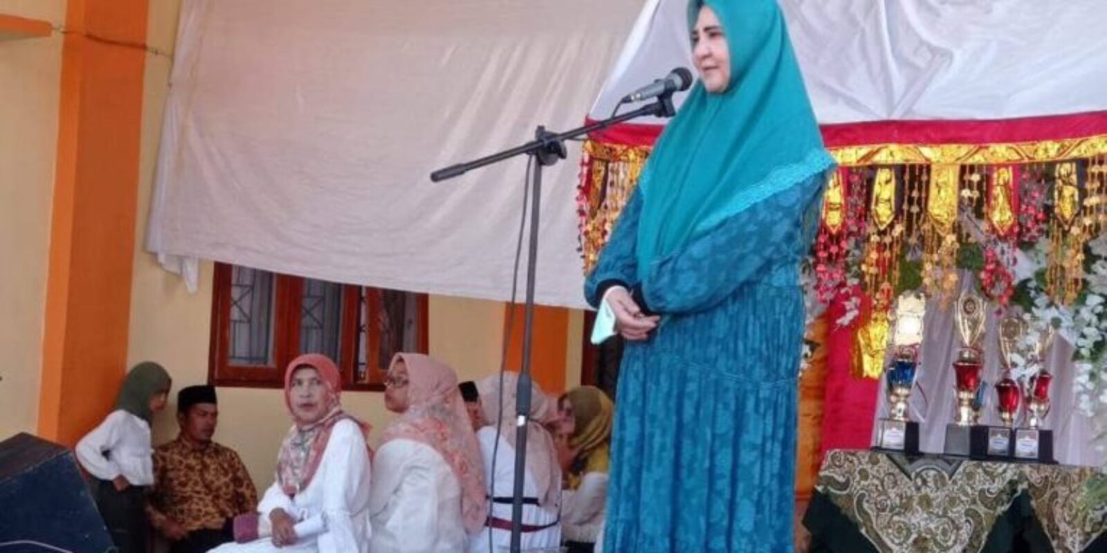Menghadiri Khatam Al-Qur'an dan Wisuda Iqra', Nevi Zuairina Sampaikan Baca Quran Sepanjang Hayat Agar Dapat Syafa’at