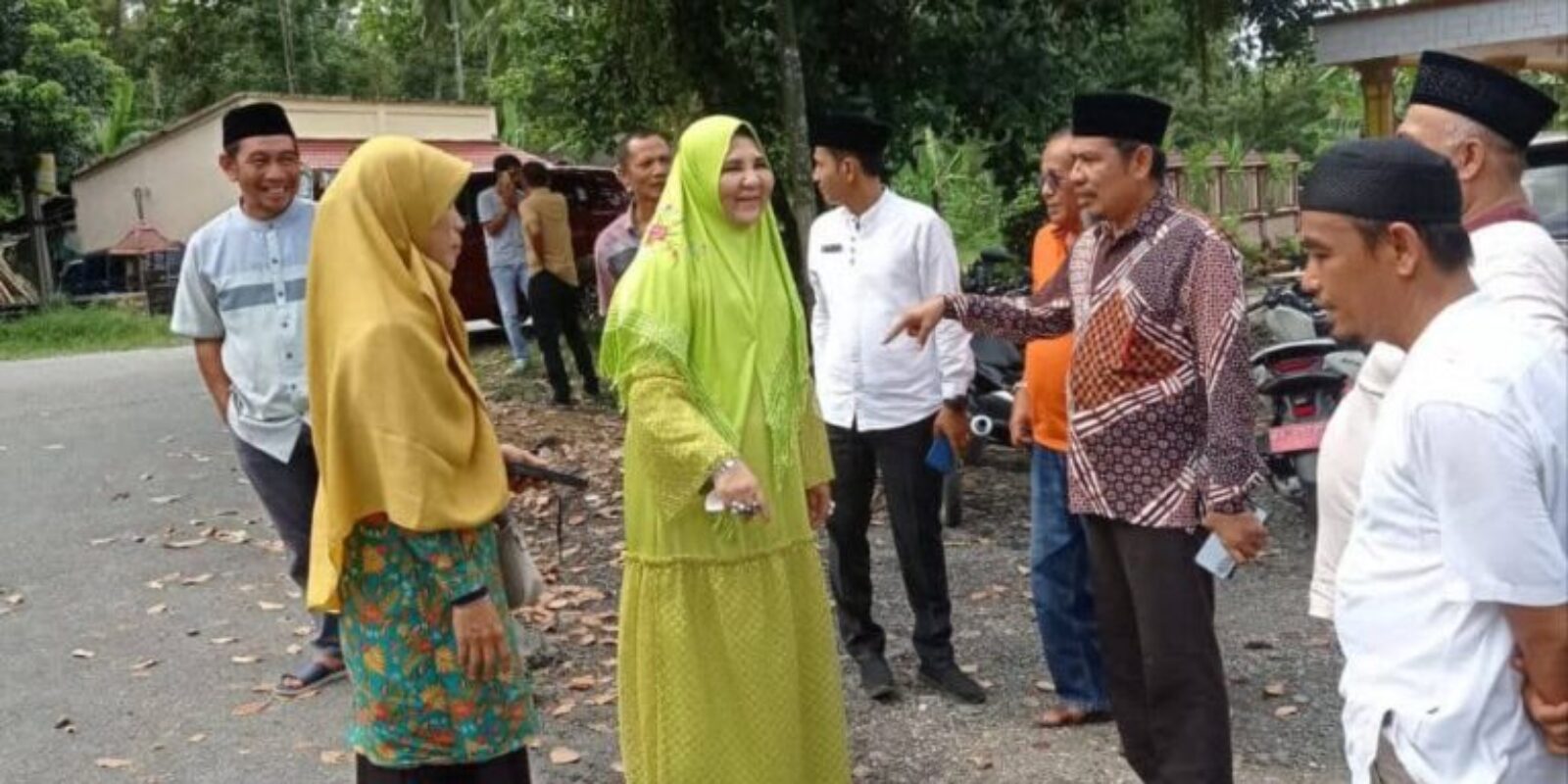 Nevi Zuairina Kunjungi 3 Ruas Jalan di Padang Pariaman Aspirasi Masyarakat