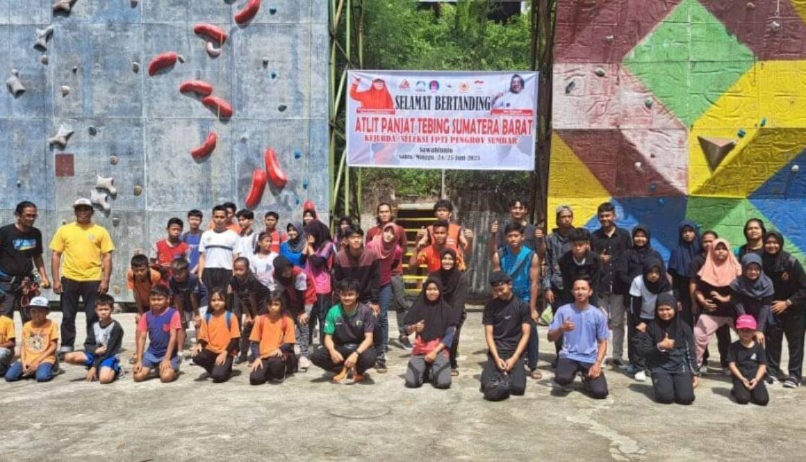 Di Daerah Pemilihan, Nevi Zuairina Dorong Atlet Panjat Tebing Sumbar Berkompetisi Pada Ajang Nasional