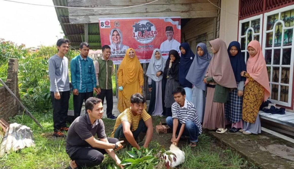 Menyaksikan Qurban di Dapil, Nevi Zuairina Berkurban Kambing dan Sapi