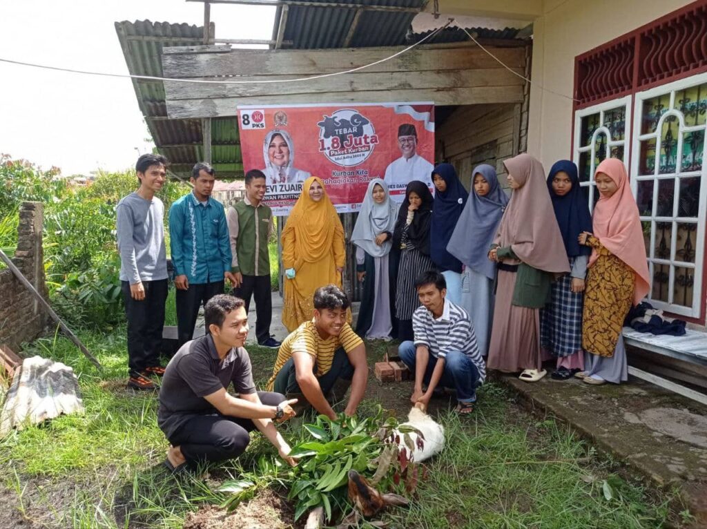 Menyaksikan Qurban di Dapil, Nevi Zuairina Berkurban Kambing dan Sapi