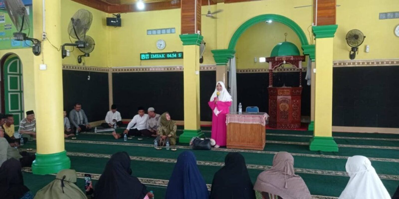 Berkeliling di Daerah Pemilihan, Nevi Zuairina Berkeliling Tiga Kabupaten Kota Untuk Memberi Bantuan