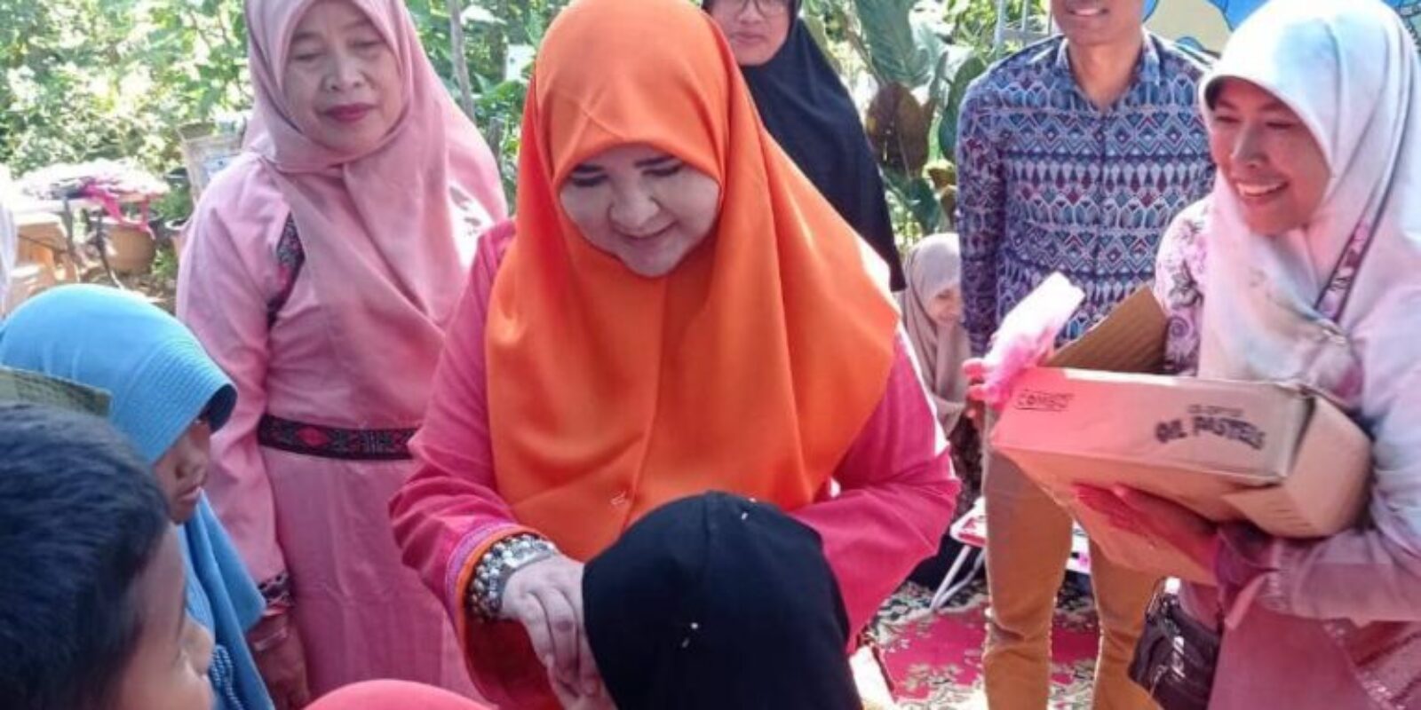 Kunjungi Rumah Baca, Nevi Zuairina Sampaikan Pentingnya Literasi
