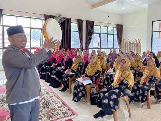 Hj Nevi Zuairina Dukung PKS Agam Menggelar Pelatihan Terpadu Mahir Qasidah Rebana
