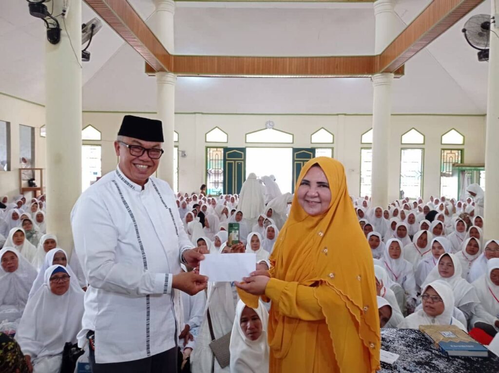 Hj. Nevi Zuairina Hadiri Wirid Rawiya di Kabupaten Pasaman