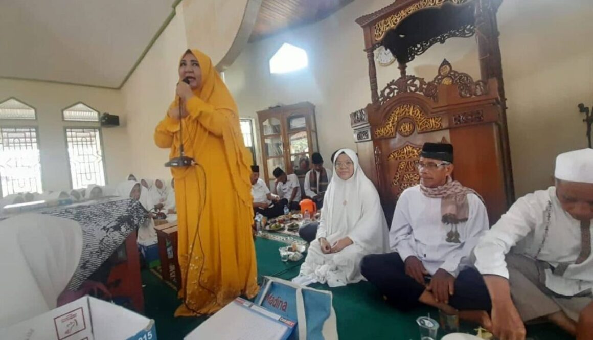 Hj. Nevi Zuairina Hadiri Wirid Rawiya di Kabupaten Pasaman