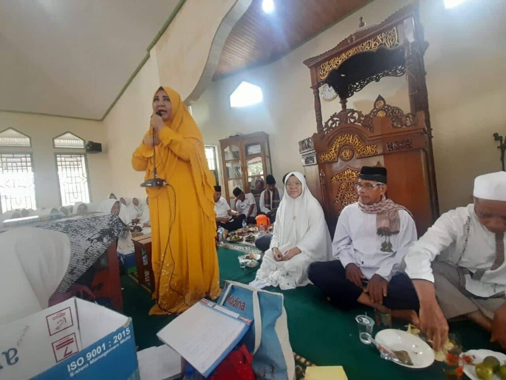 Hj. Nevi Zuairina Hadiri Wirid Rawiya di Kabupaten Pasaman