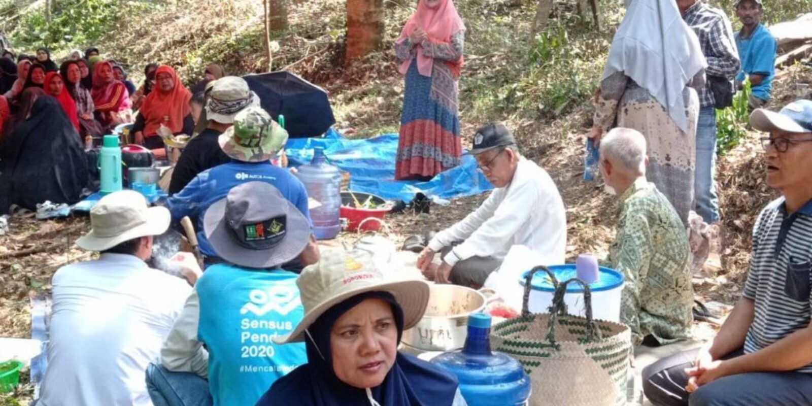Hj. Nevi Zuairina Hadir Gotong Royong Bersama Warga Muhammadiyah dan Aisyiyah Kabupaten Pasaman