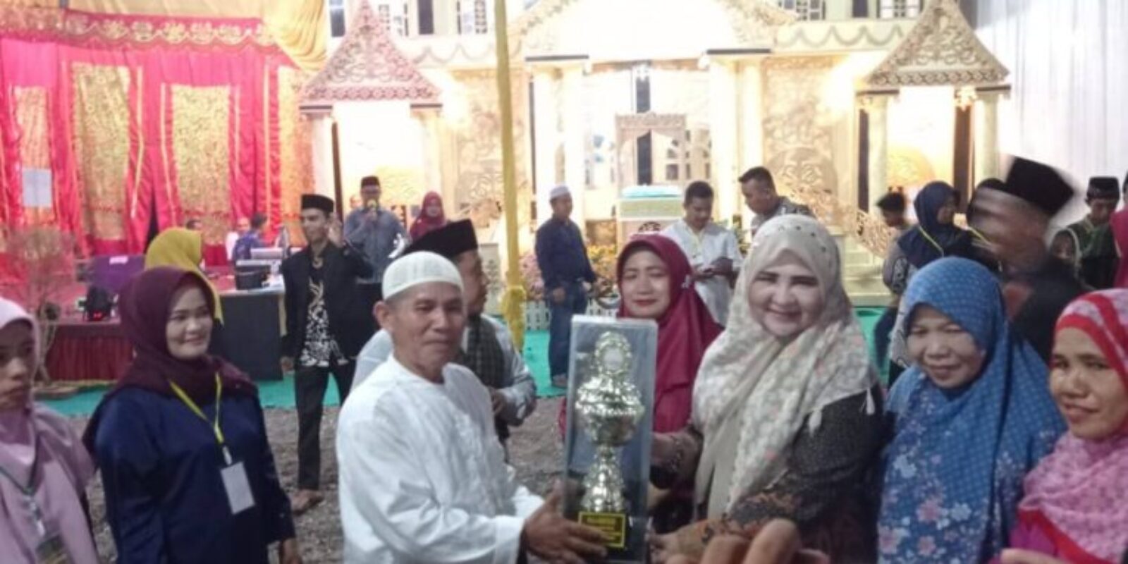 Hj. Nevi Zuairina Hadir Penutupan MTQ di Padang Pariaman dan Menyampaikan Makna Bukan Sekedar Kompetisi