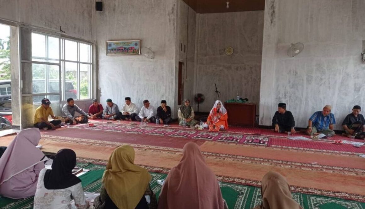 Hj. Nevi Zuairina Salurkan Bantuan pembangunan Mushalla Ar Rahman Talao Mundam di Kabupaten Padang Pariaman