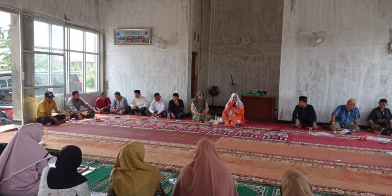 Hj. Nevi Zuairina Salurkan Bantuan pembangunan Mushalla Ar Rahman Talao Mundam di Kabupaten Padang Pariaman