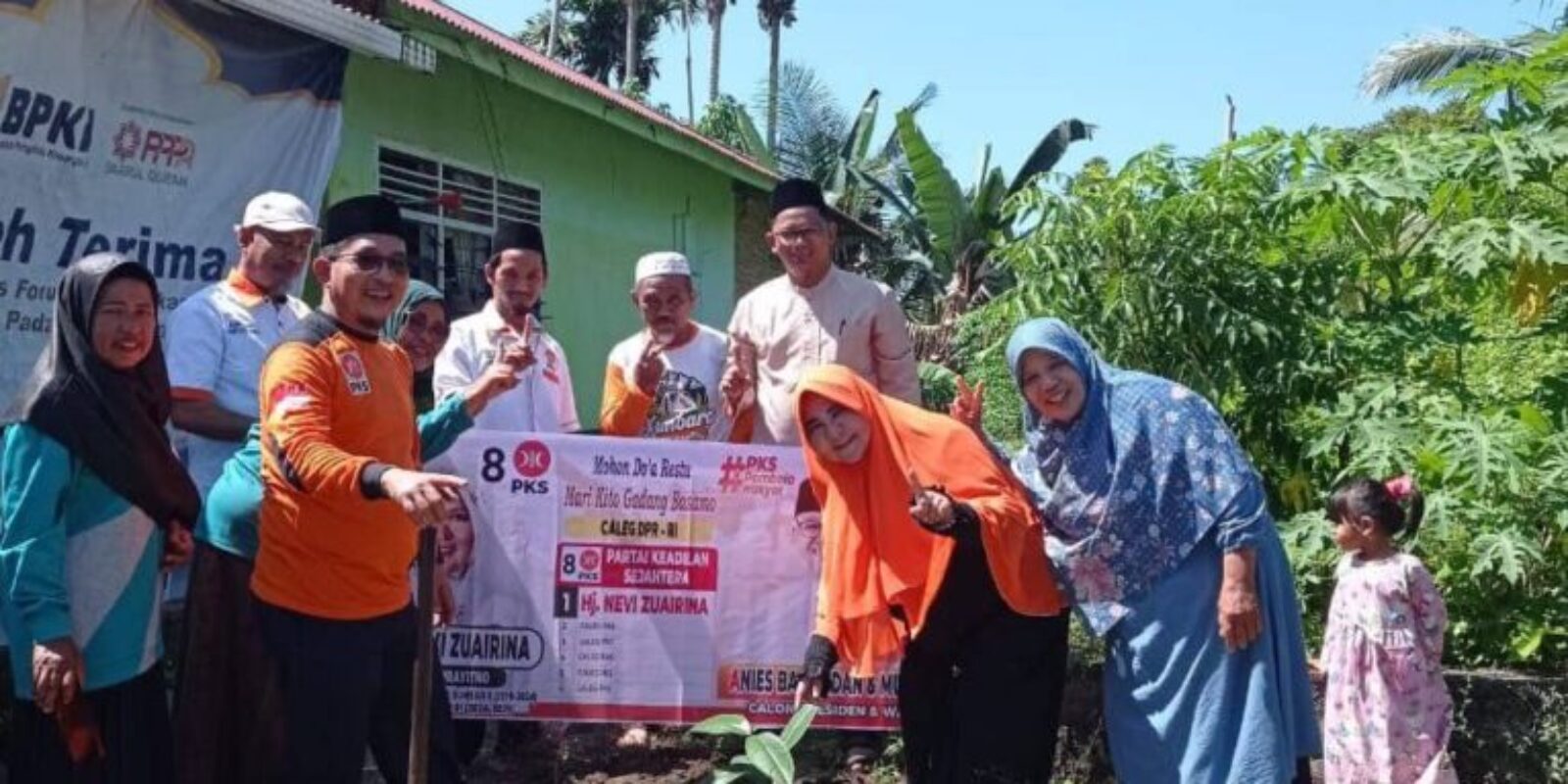 Hj. Nevi Zuairina Turut Sukseskan Gerakan Menanam Satu Juta Pohon, Program Nasional PKS di Dapilnya