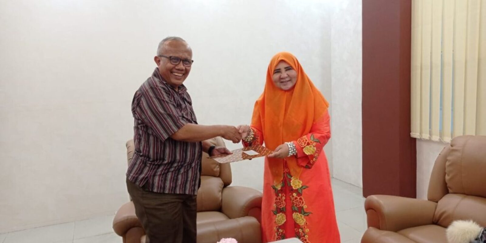 Hj. Nevi Zuairina Dialog Dengan PW Muhammadiyah Sumatera Barat untuk Membangun Kualitas SDM yang Tinggi dan Bersaing Secara Nasional