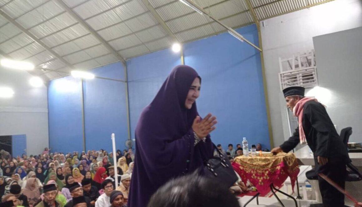 Hj. Nevi Zuairina Hadiri Kampanye dan Tabligh Akbar di 50 Kota, Menyampaikan Pentingnya Pendidikan dan Ekonomi Syariah