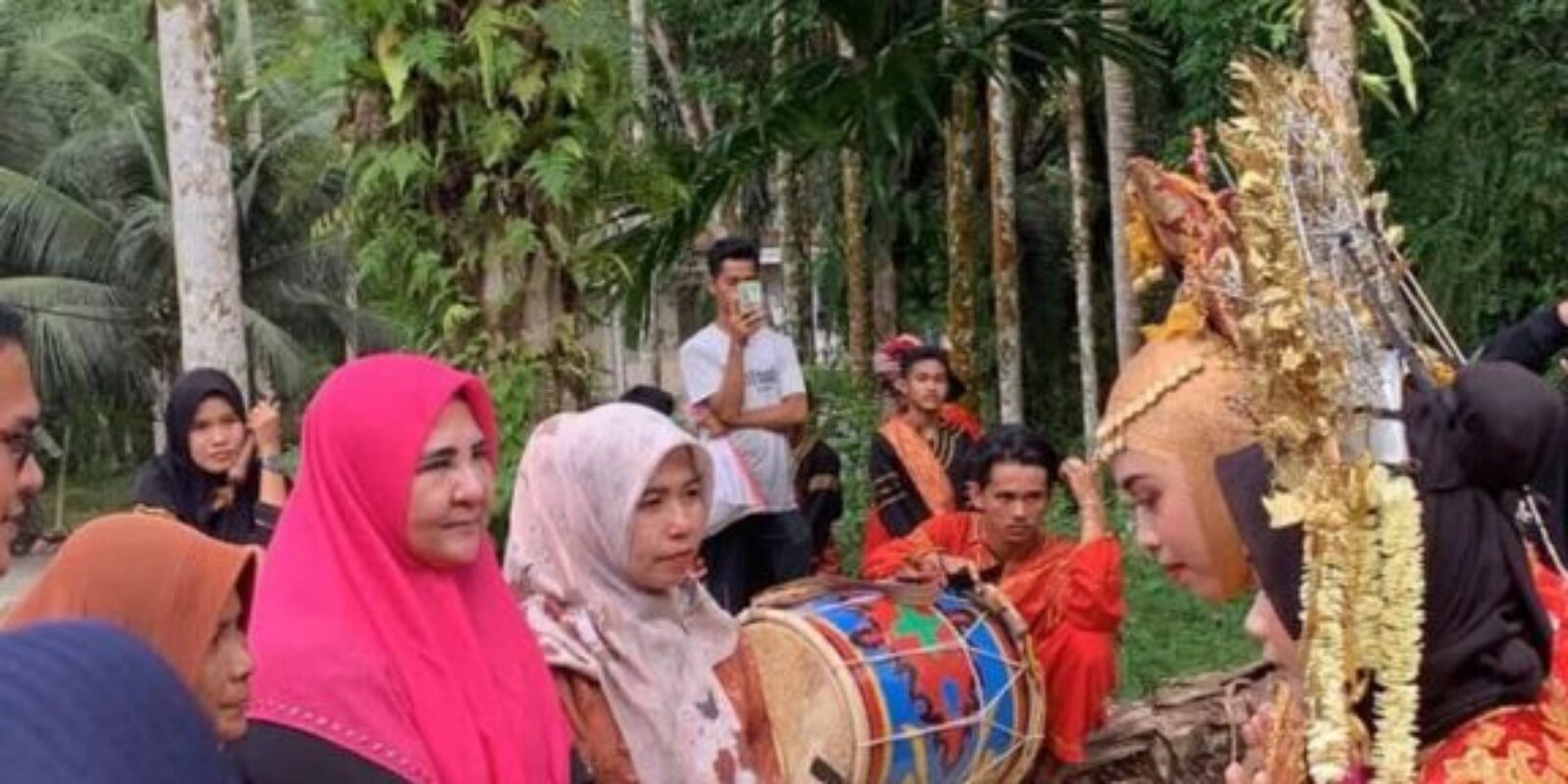 Kunjungan Silaturahmi Hj. Nevi Zuairina ke Jorong Simalungking, Membangun Sinergi untuk Kemajuan Bersama